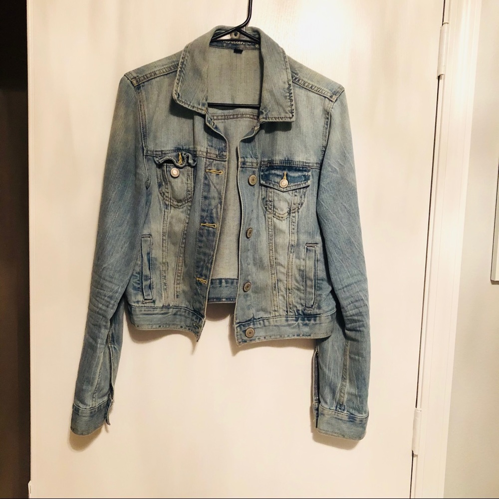 American Eagle size LARGE jean jacket